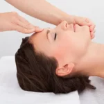 Découvrez la réflexologie - Séance de massage faciale crânien - Blog santé bien-être